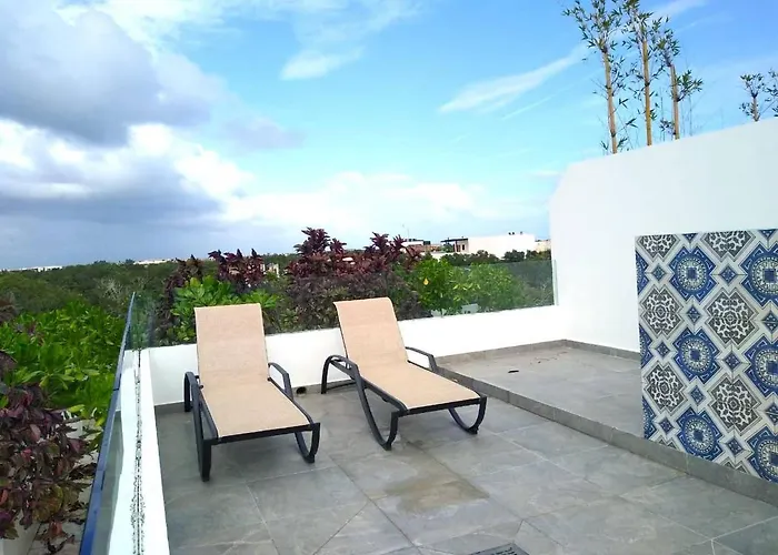 Private Roof W Plunge Pool, Brand New 2 Bedroom Penthouse For 6 Sleeps Casa de férias *