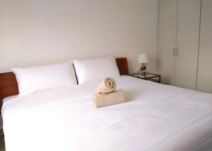 Casa de férias Private Roof W Plunge Pool, Brand New 2 Bedroom Penthouse For 6 Sleeps *